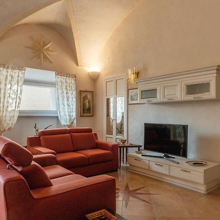 Palazzo Altieri Elegant Apartment Rome Exterior photo