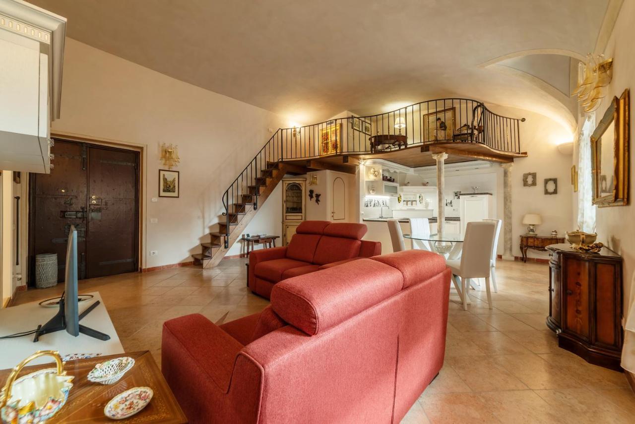Palazzo Altieri Elegant Apartment Rome Exterior photo